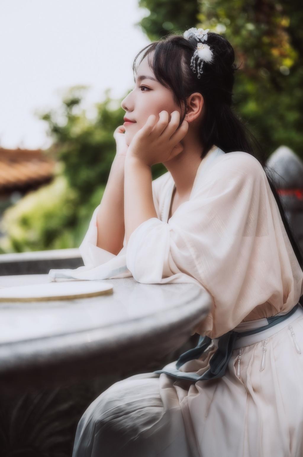 古装美女巧笑倩兮美目盼兮写真