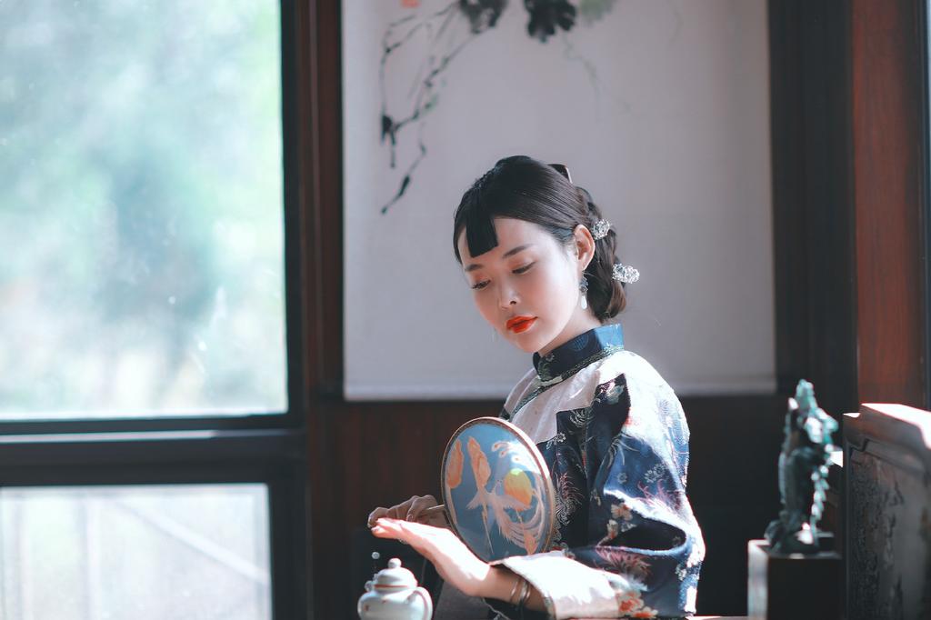 温婉古装美人杏眼红唇古风摄影