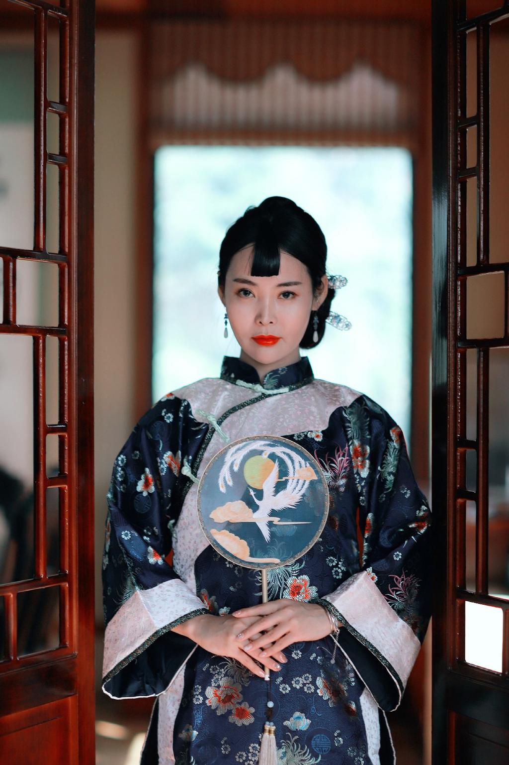 温婉古装美人杏眼红唇古风摄影