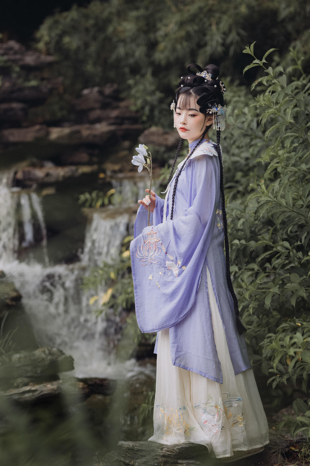 古装美人温柔大方养眼古风摄影