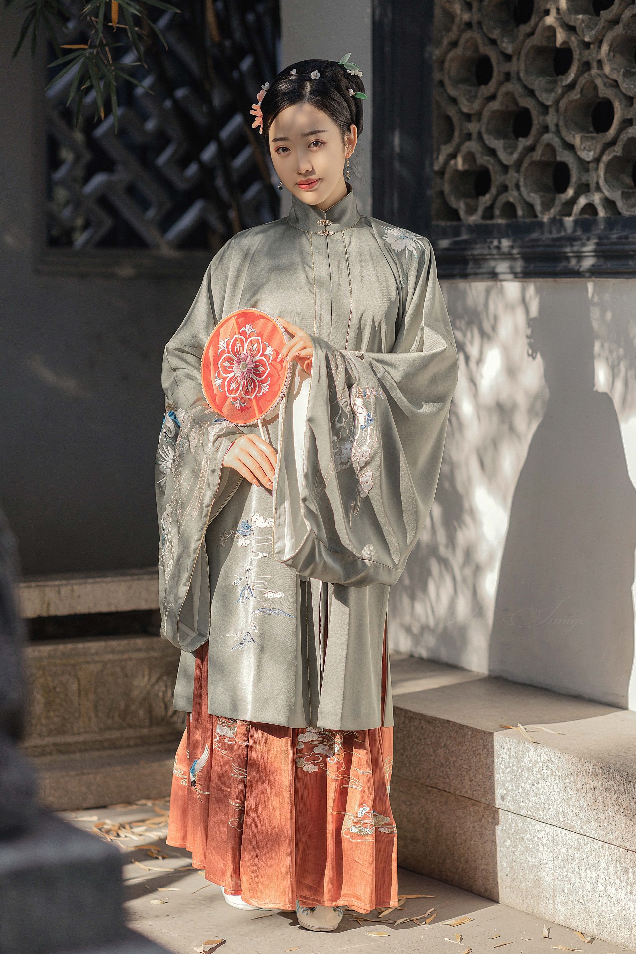 古装美人娇羞明媚唯美古风摄影