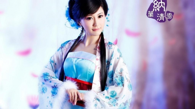 古装美女容色俏丽身姿妖娆写真