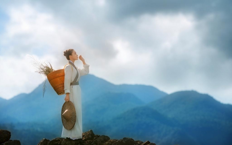 戴斗笠的白衣古装武侠美女写真