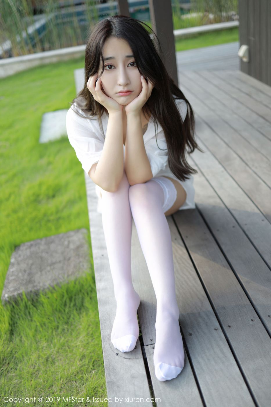 [MFStar模范学院] 美女模特Betty林子欣白衬衫与蕾丝吊袜日本旅拍 Vol.219