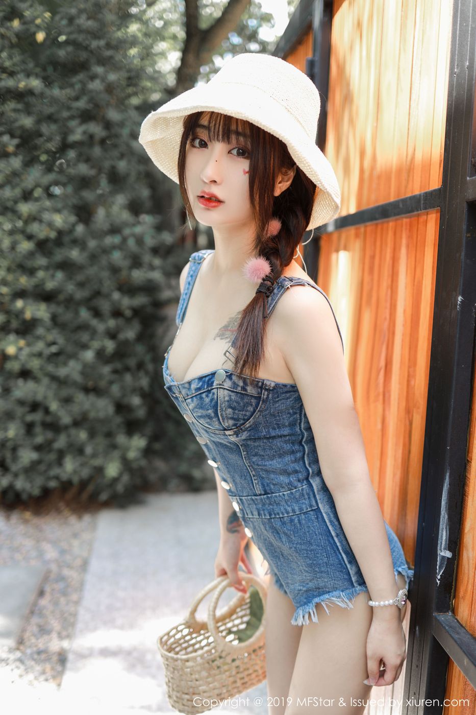 [MFStar模范学院] 模特Betty林子欣草帽少女牛仔内衣系列泰国旅拍 Vol.228