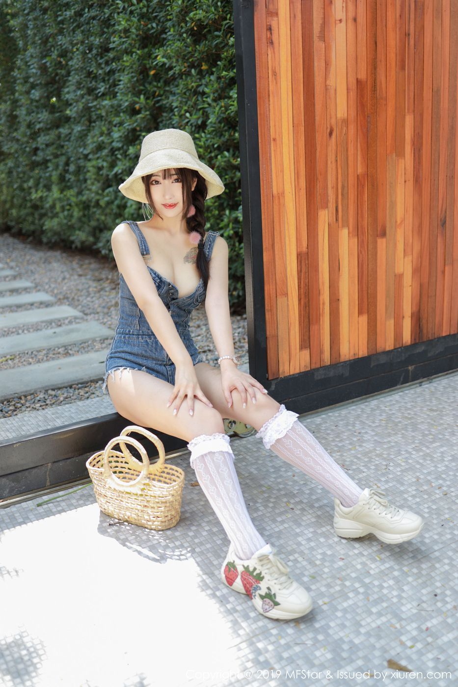 [MFStar模范学院] 模特Betty林子欣草帽少女牛仔内衣系列泰国旅拍 Vol.228