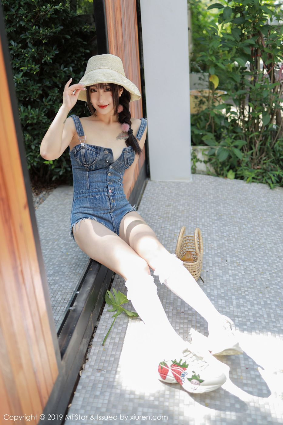 [MFStar模范学院] 模特Betty林子欣草帽少女牛仔内衣系列泰国旅拍 Vol.228