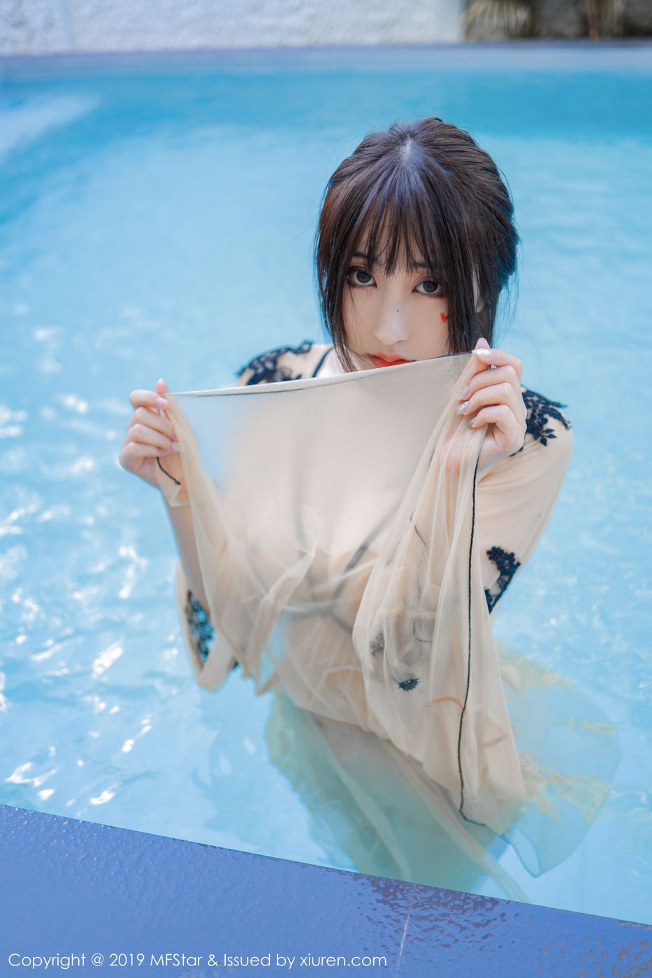 [MFStar模范学院] 美女模特Betty林子欣泳池出浴美人系列泰国清迈旅拍 Vol.230