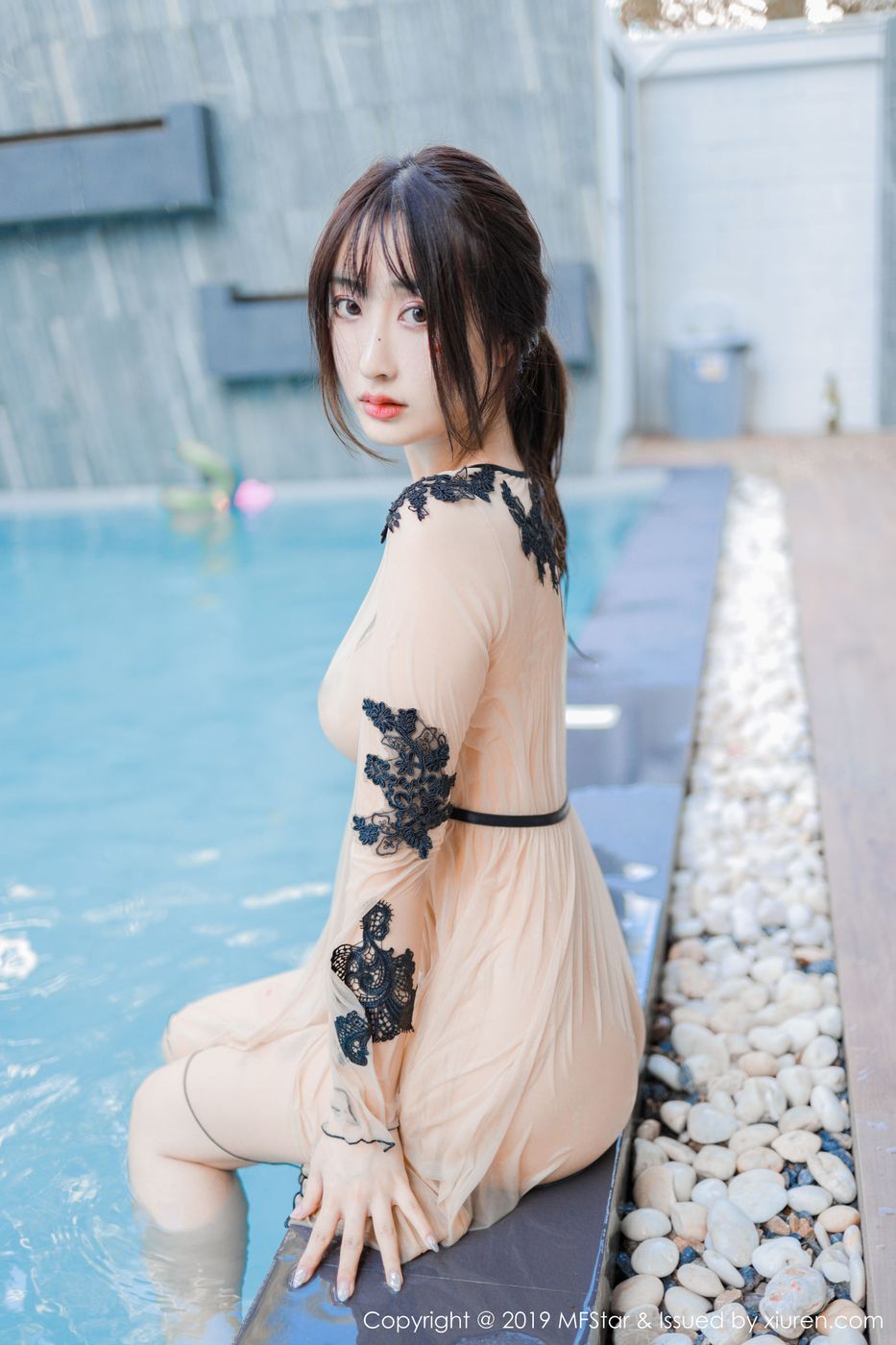 [MFStar模范学院] 美女模特Betty林子欣泳池出浴美人系列泰国清迈旅拍 Vol.230