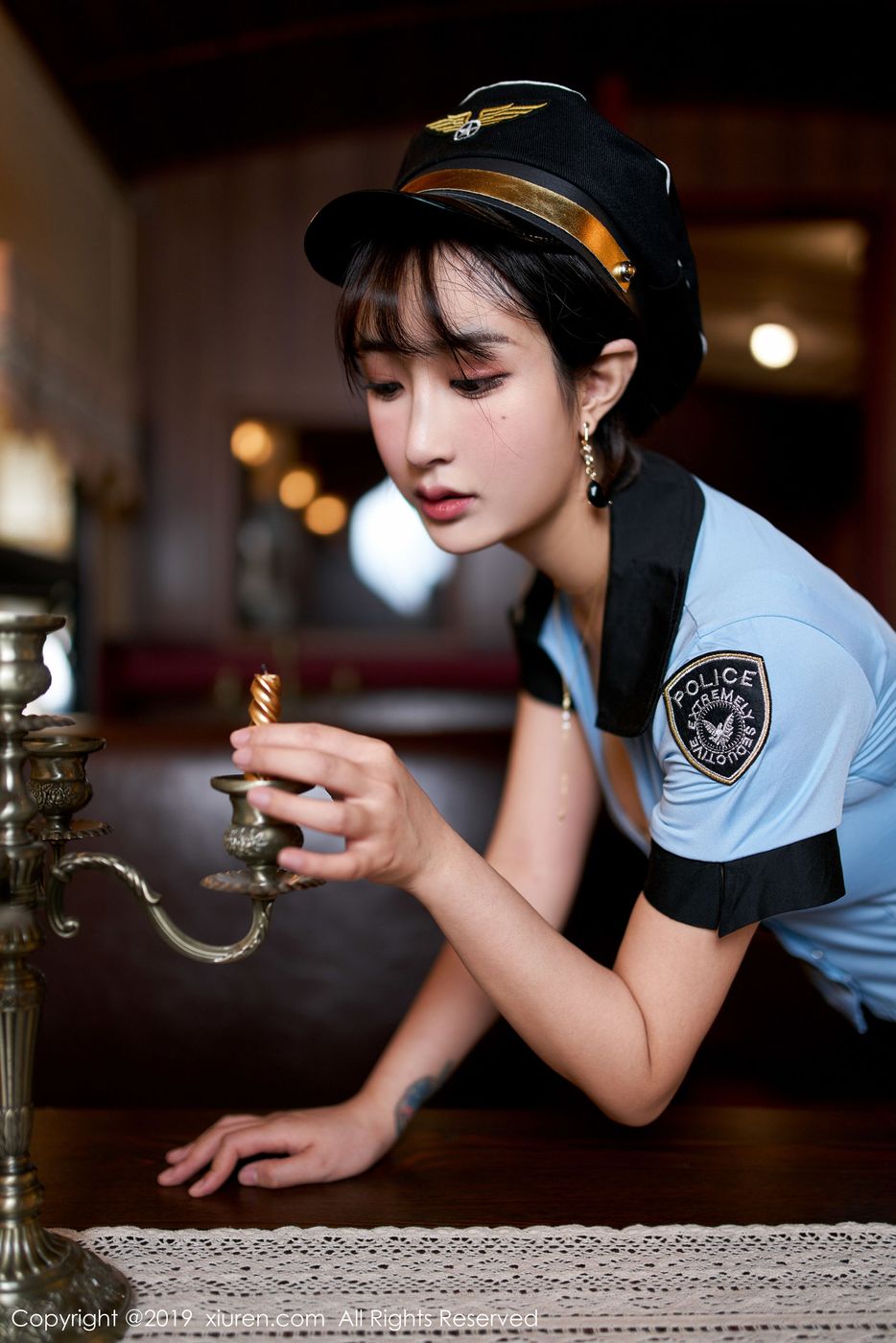 [XIUREN秀人网] 美女模特Betty林子欣警花制服系列极致诱惑写真 No.1811