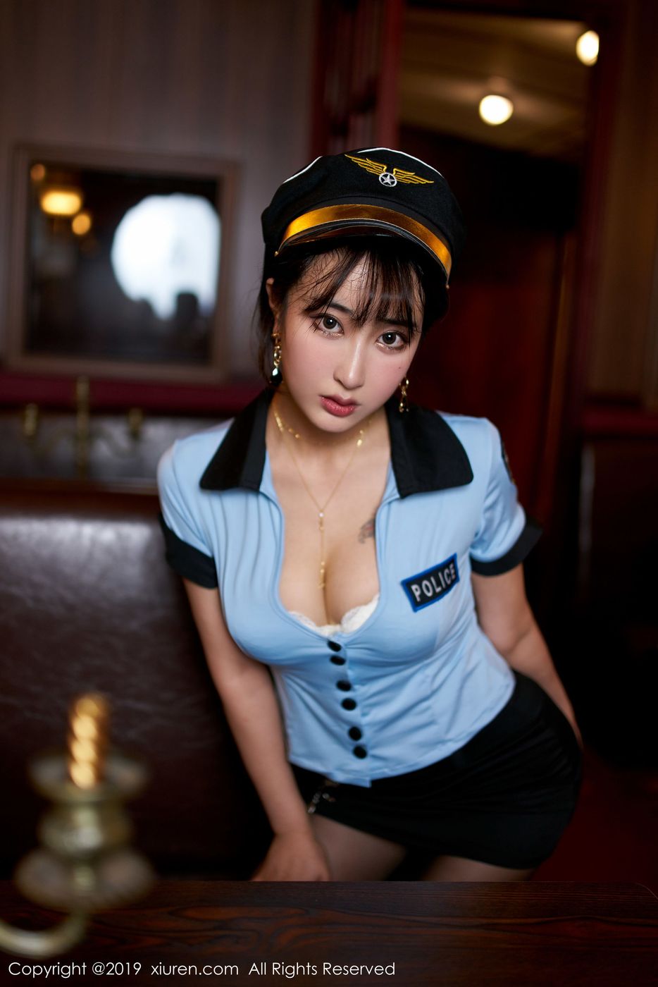 [XIUREN秀人网] 美女模特Betty林子欣警花制服系列极致诱惑写真 No.1811