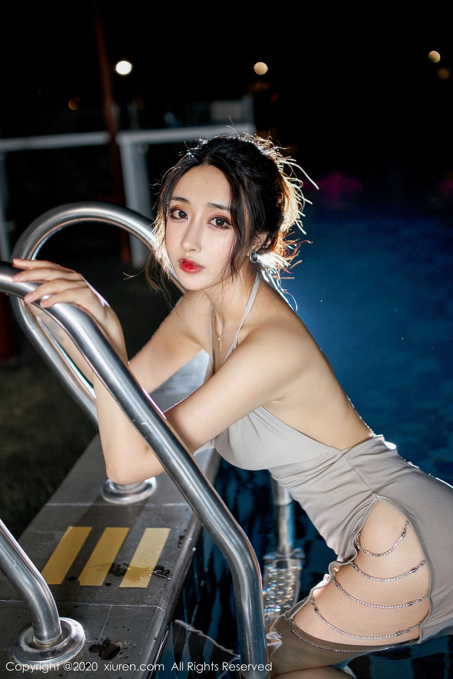 [XIUREN秀人网] 美女模特Betty林子欣高贵吊裙湿身系列三亚旅拍 No.1916