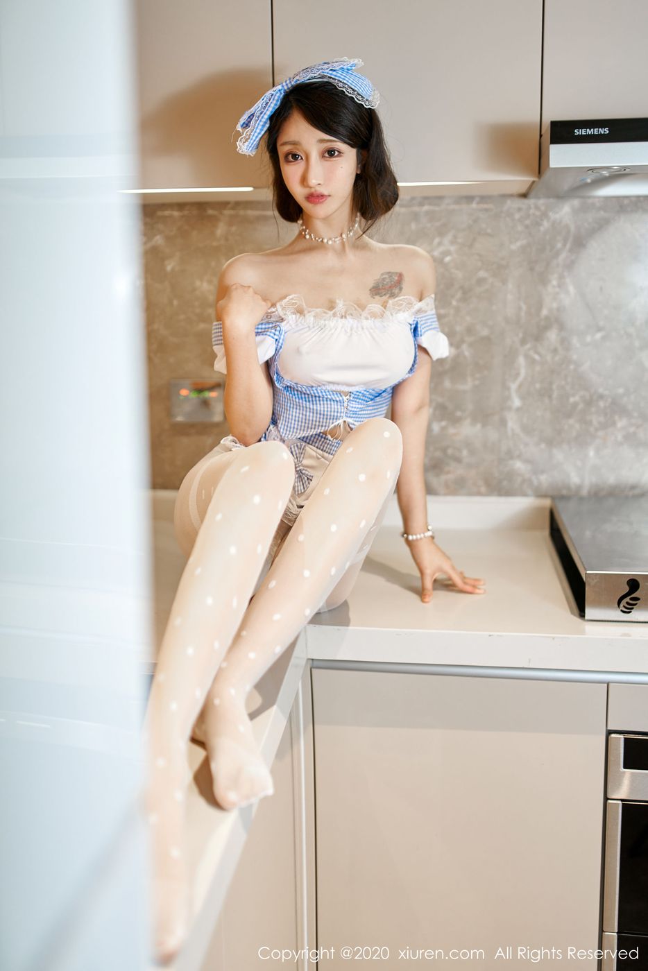 [XIUREN秀人网] 美女模特Betty林子欣蛋糕妹妹女仆装主题三亚旅拍 No.1936