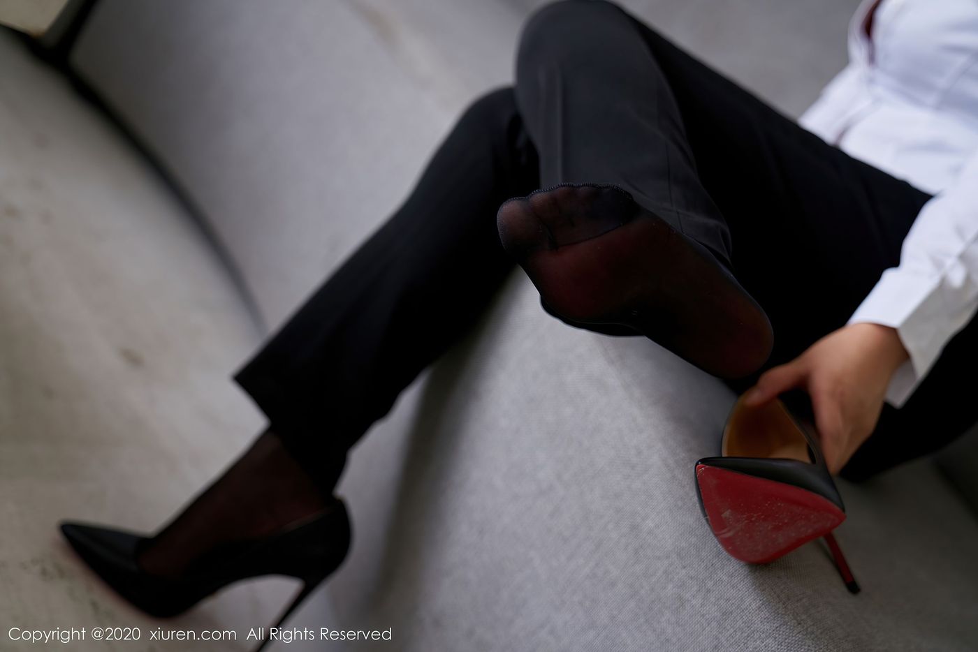 [XIUREN秀人网] 美女模特林子欣Freya白领制服职场系列心愿旅拍 No.2392