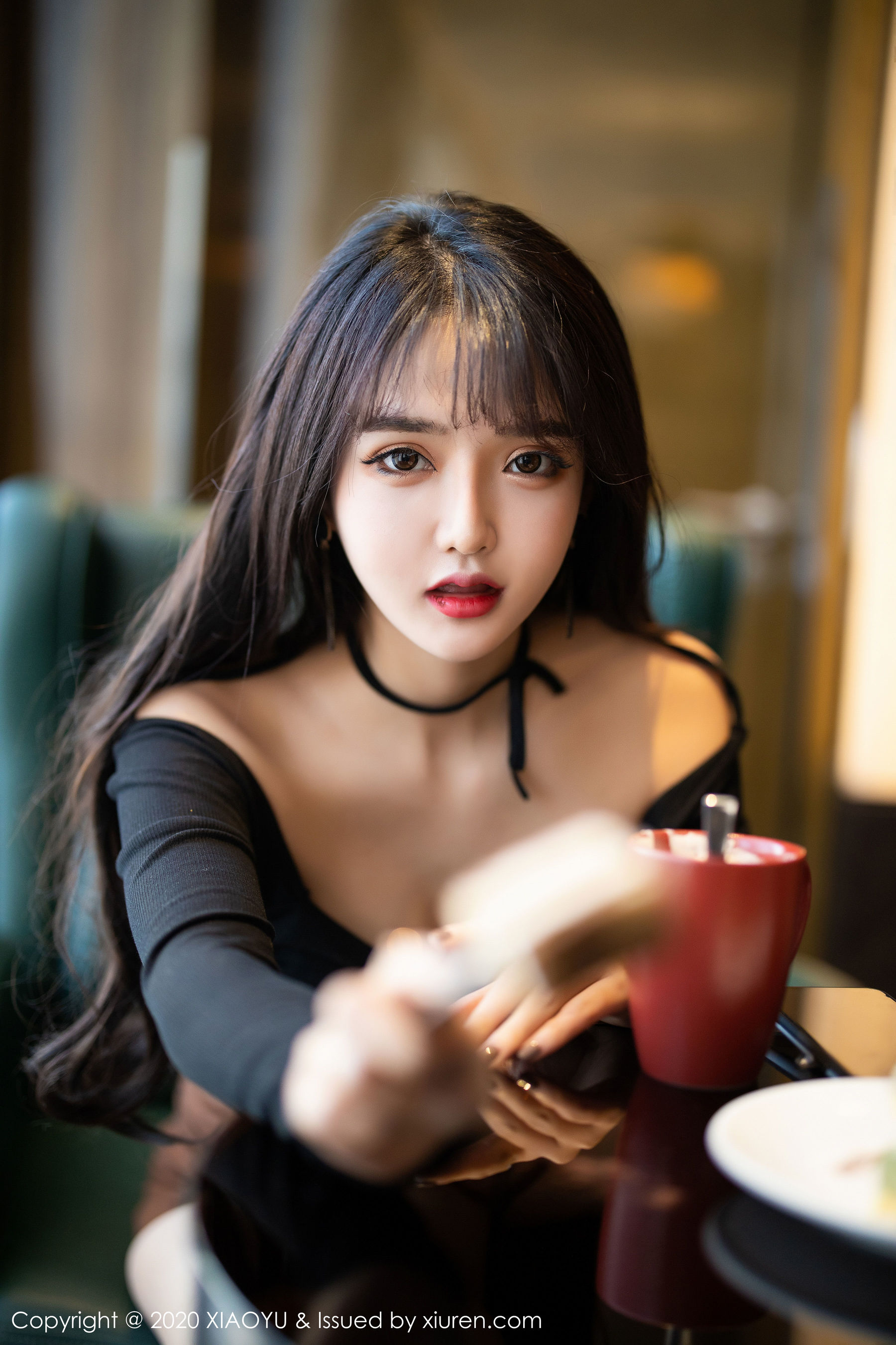 Miko酱吖《性感抹胸内衣与蕾丝吊袜》 [语画界XIAOYU] Vol.248 写真集