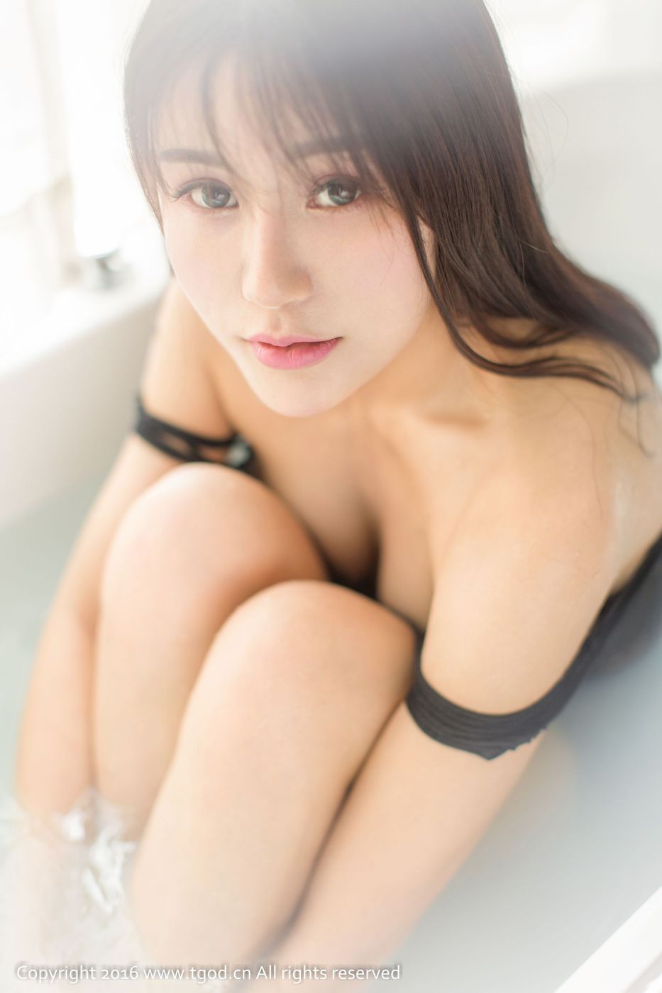 [推女神/尤蜜荟] 美女模特宋梓诺Bee清纯与火辣浴室湿身诱人写真 No.457