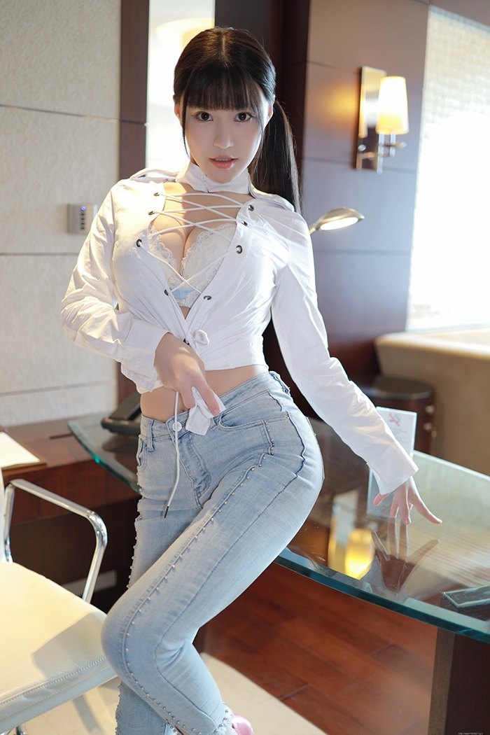 天生尤物朱可儿童颜巨乳