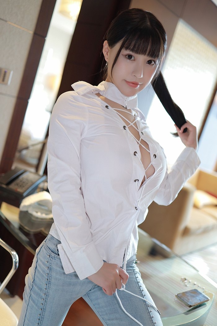 天生尤物朱可儿童颜巨乳