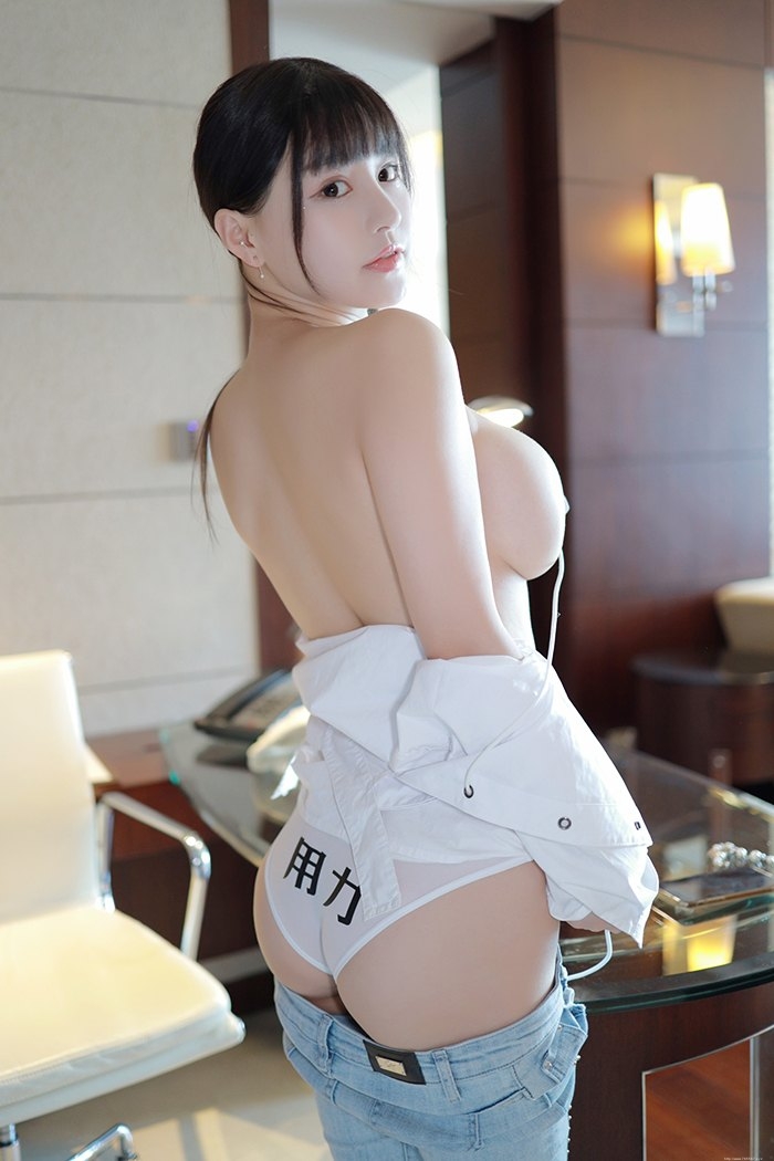 天生尤物朱可儿童颜巨乳