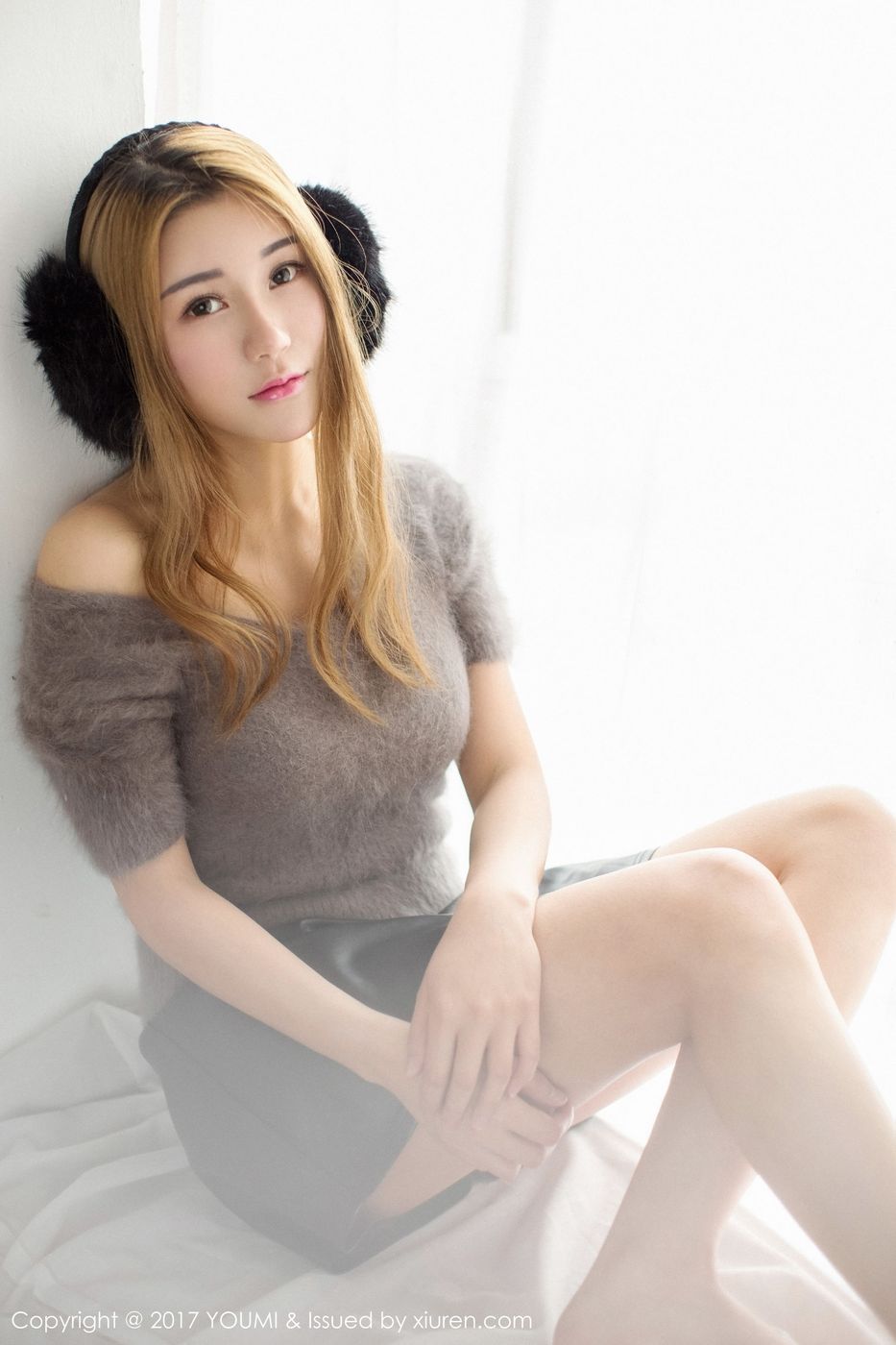 [YouMi尤蜜荟] 清新女神宋梓诺Bee皮质短裙情趣内衣私房写真 Vol.008