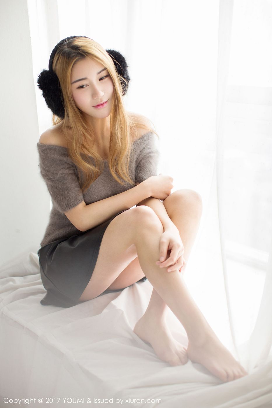 [YouMi尤蜜荟] 清新女神宋梓诺Bee皮质短裙情趣内衣私房写真 Vol.008