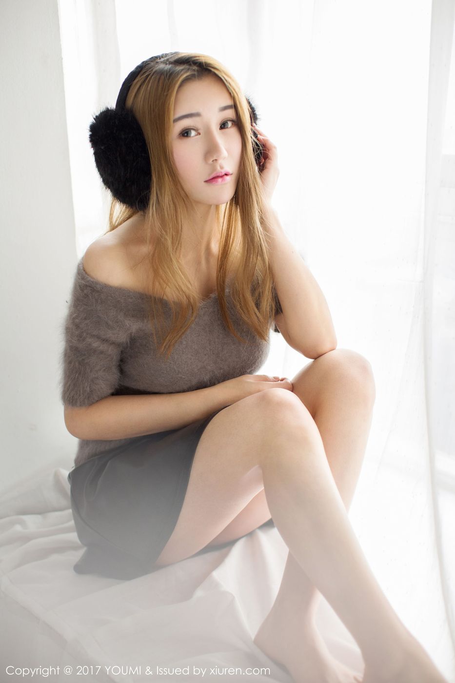 [YouMi尤蜜荟] 清新女神宋梓诺Bee皮质短裙情趣内衣私房写真 Vol.008