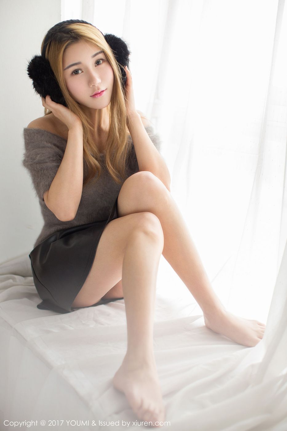 [YouMi尤蜜荟] 清新女神宋梓诺Bee皮质短裙情趣内衣私房写真 Vol.008