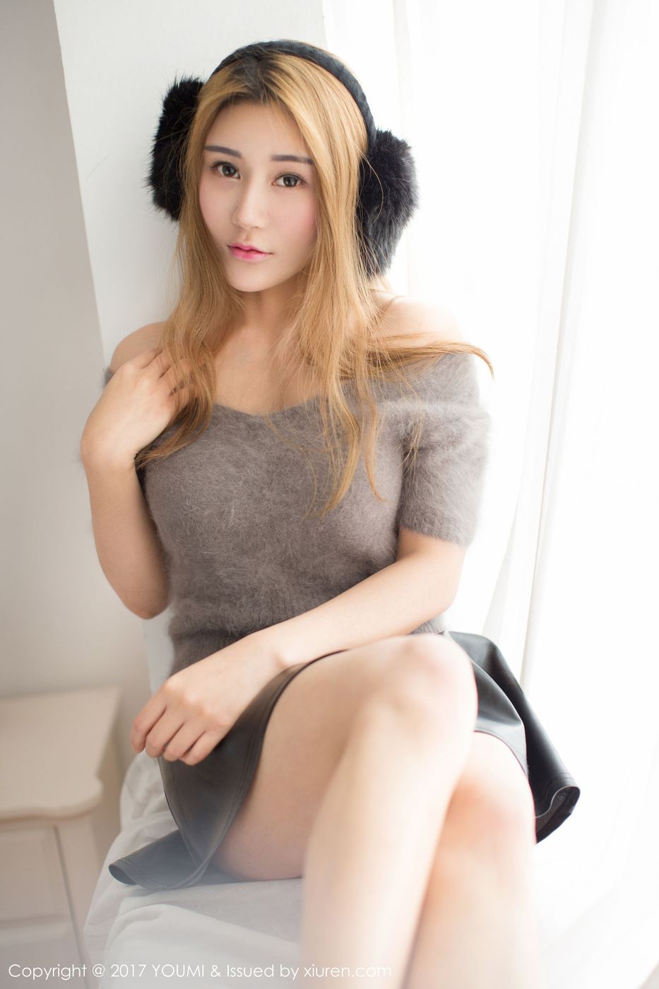 [YouMi尤蜜荟] 清新女神宋梓诺Bee皮质短裙情趣内衣私房写真 Vol.008