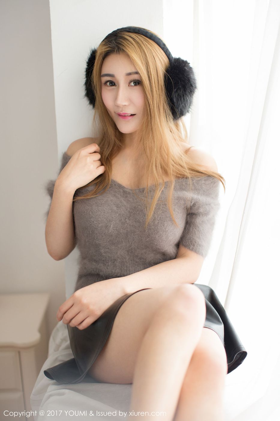 [YouMi尤蜜荟] 清新女神宋梓诺Bee皮质短裙情趣内衣私房写真 Vol.008