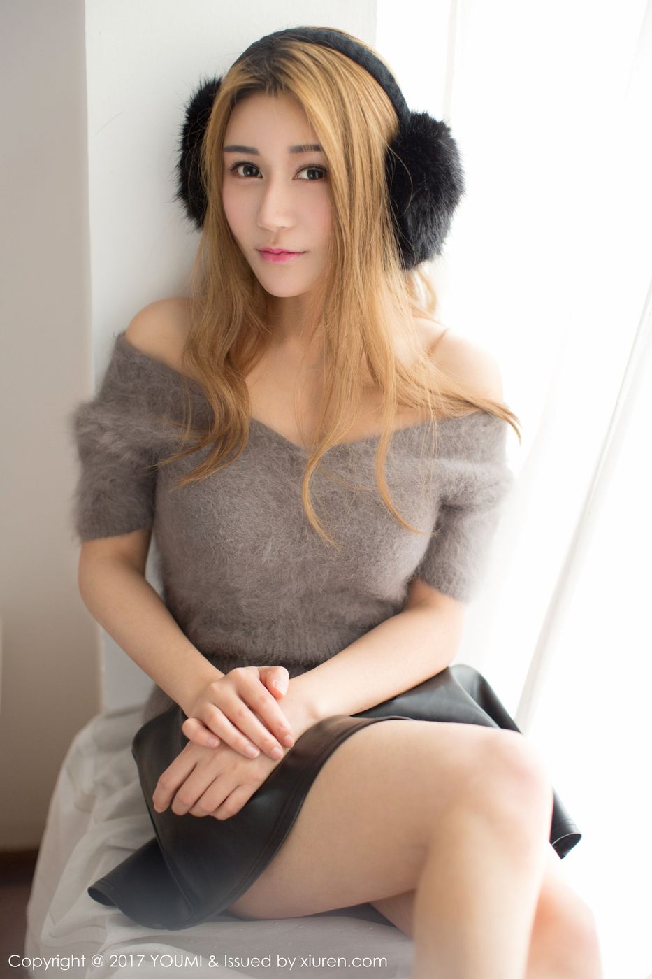 [YouMi尤蜜荟] 清新女神宋梓诺Bee皮质短裙情趣内衣私房写真 Vol.008