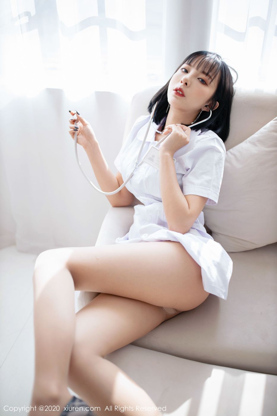 [XIUREN秀人网] 美女模特陈小喵白衣小护士无内肉丝高跟写真 No.1947