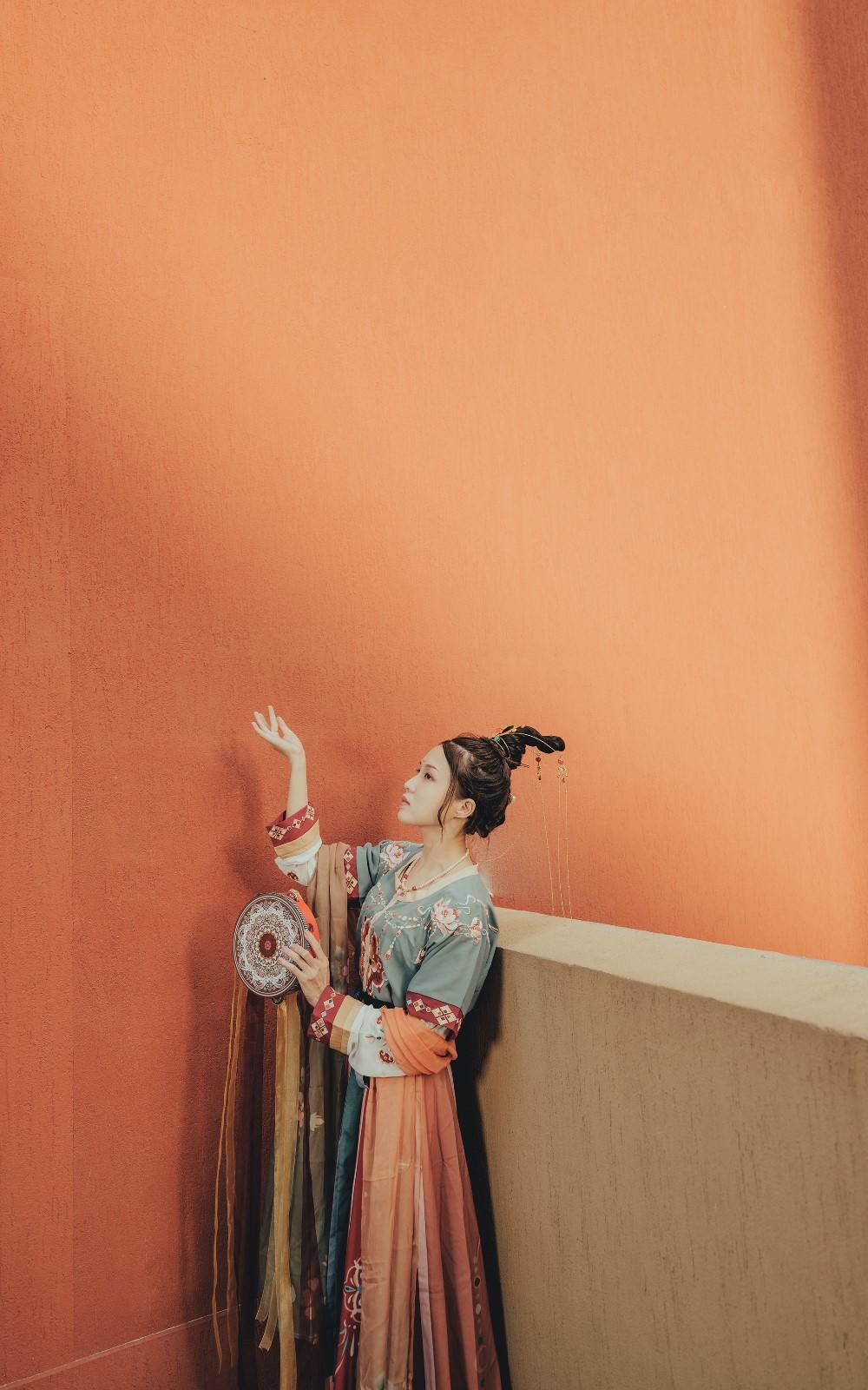 国风古韵敦煌美女翩翩起舞写真