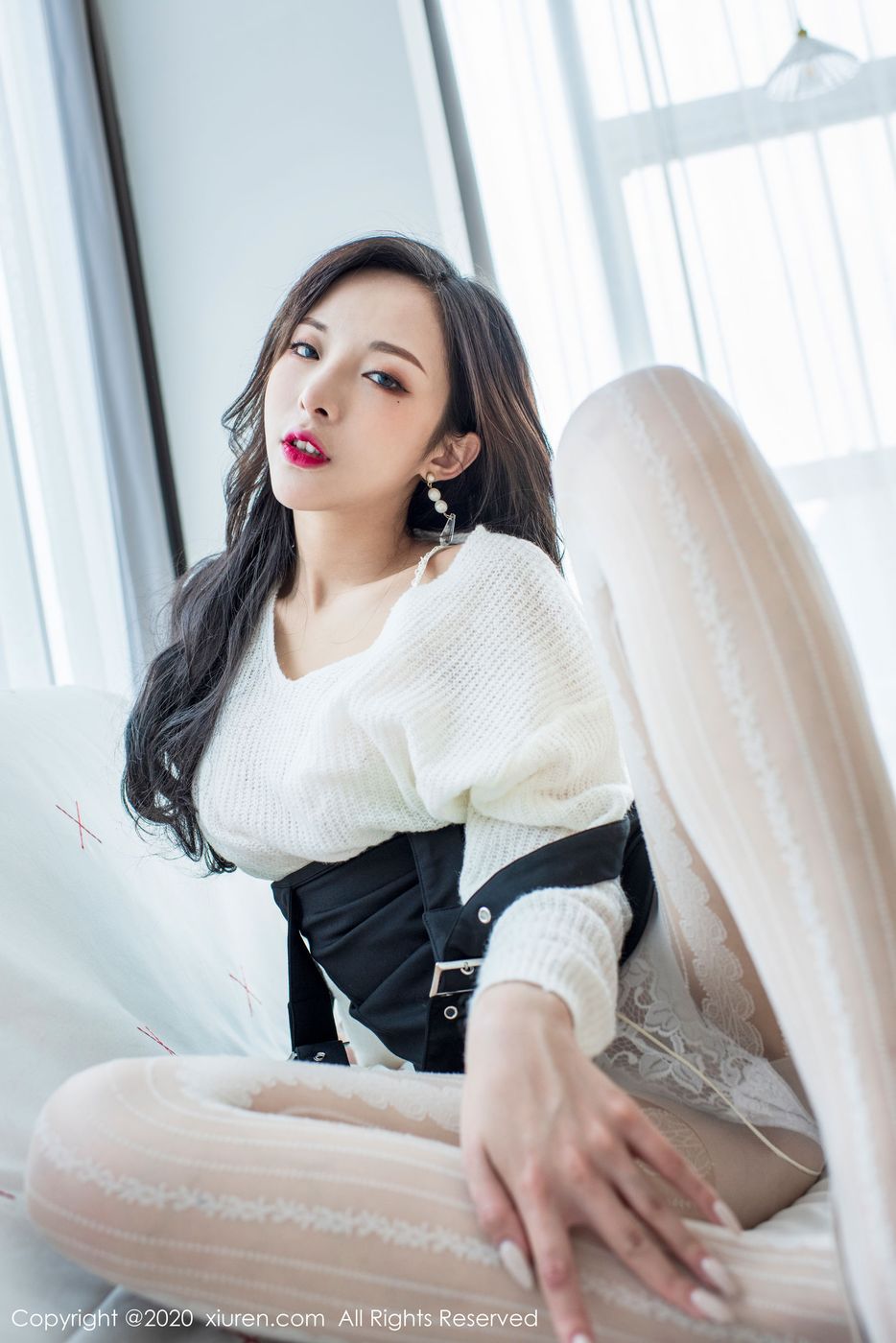 [XiuRen秀人网] 性感女神陈小喵白丝美腿+情趣毛衣小姐姐剧情写真 No.2143