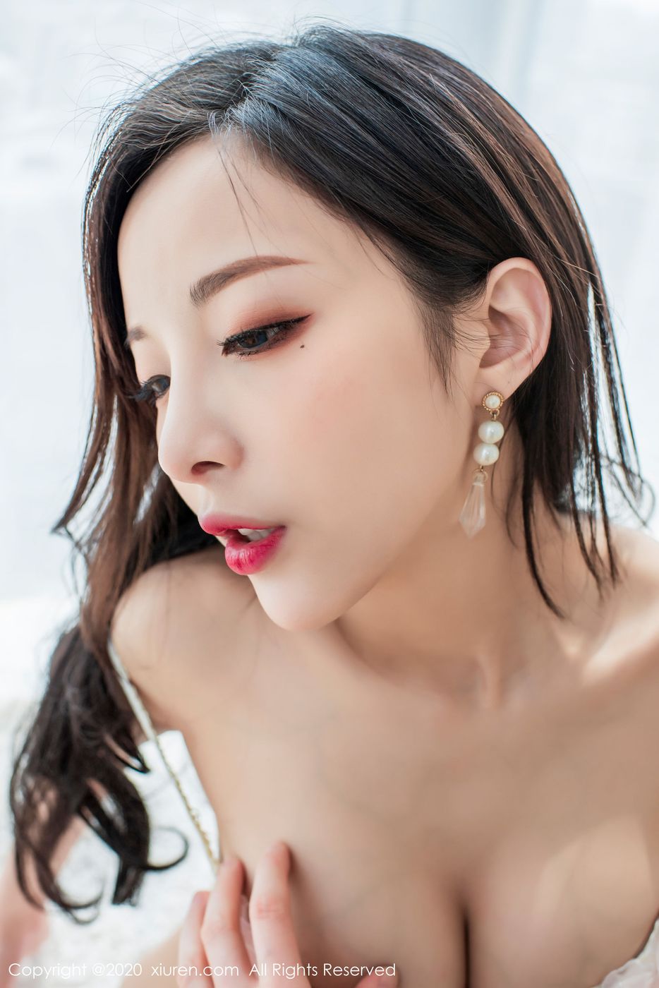 [XiuRen秀人网] 性感女神陈小喵白丝美腿+情趣毛衣小姐姐剧情写真 No.2143