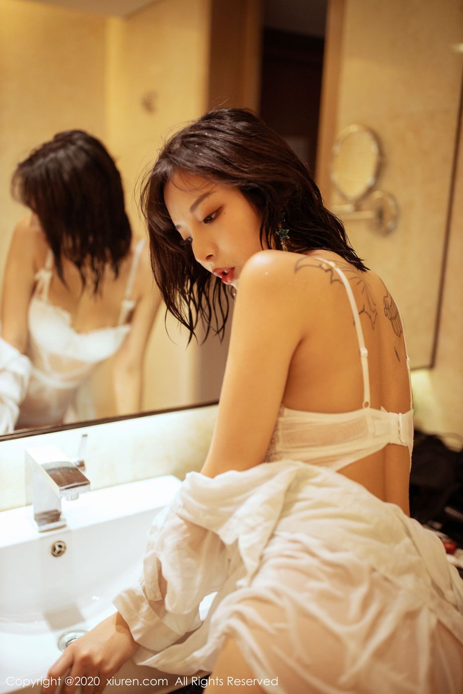 [XiuRen秀人网] 性感女神陈小喵浴室淋漓尽致湿身诱惑私房写真 No.2158