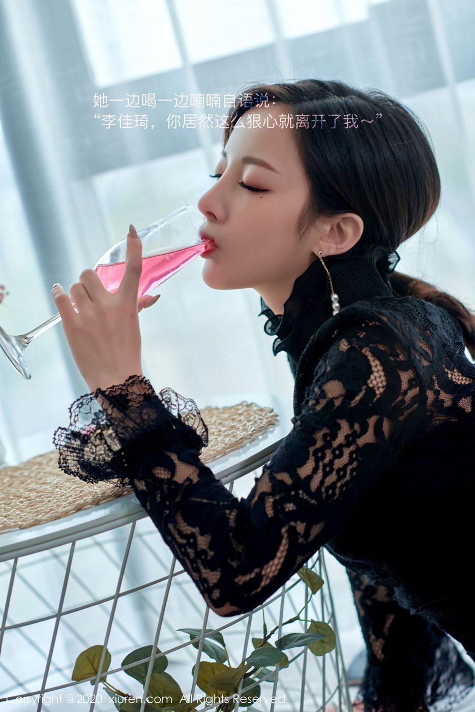 [XiuRen秀人网] 美女模特陈小喵《偶遇醉酒的女主》剧情性感写真 No.2184