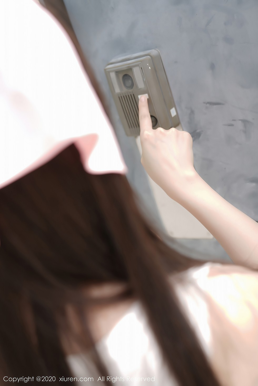 XiuRen第2557期_女神糯美子Mini性感家政女仆主题超薄无内白丝裤袜极致诱惑写真106P