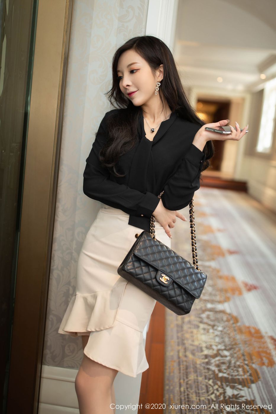 [XiuRen秀人网] 美女模特陈小喵陈总报恩记职场诱惑轻熟女主题写真 No.2245