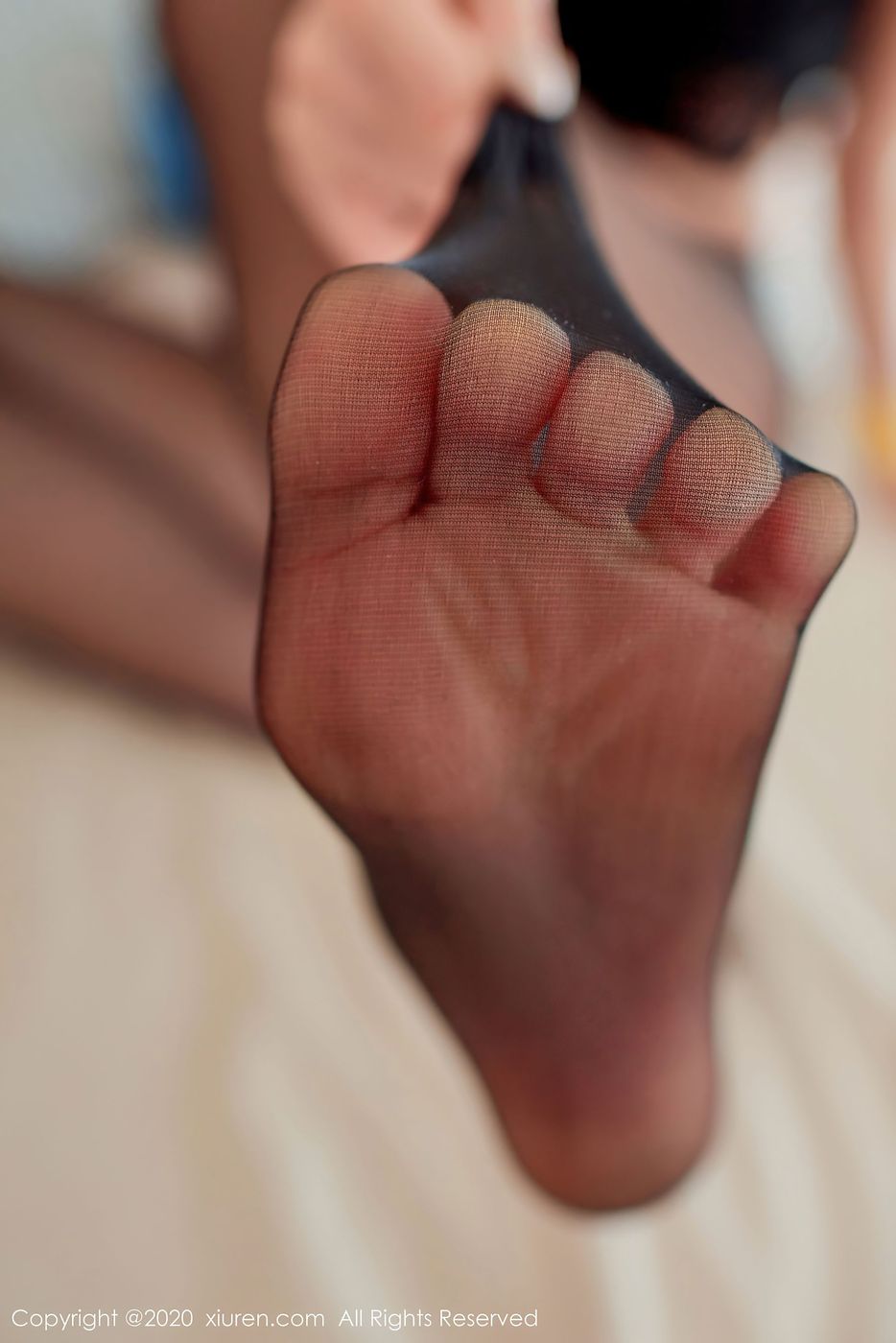 [XiuRen秀人网] 美女模特陈小喵黑丝美腿警察制服内衣魅惑写真 No.2279