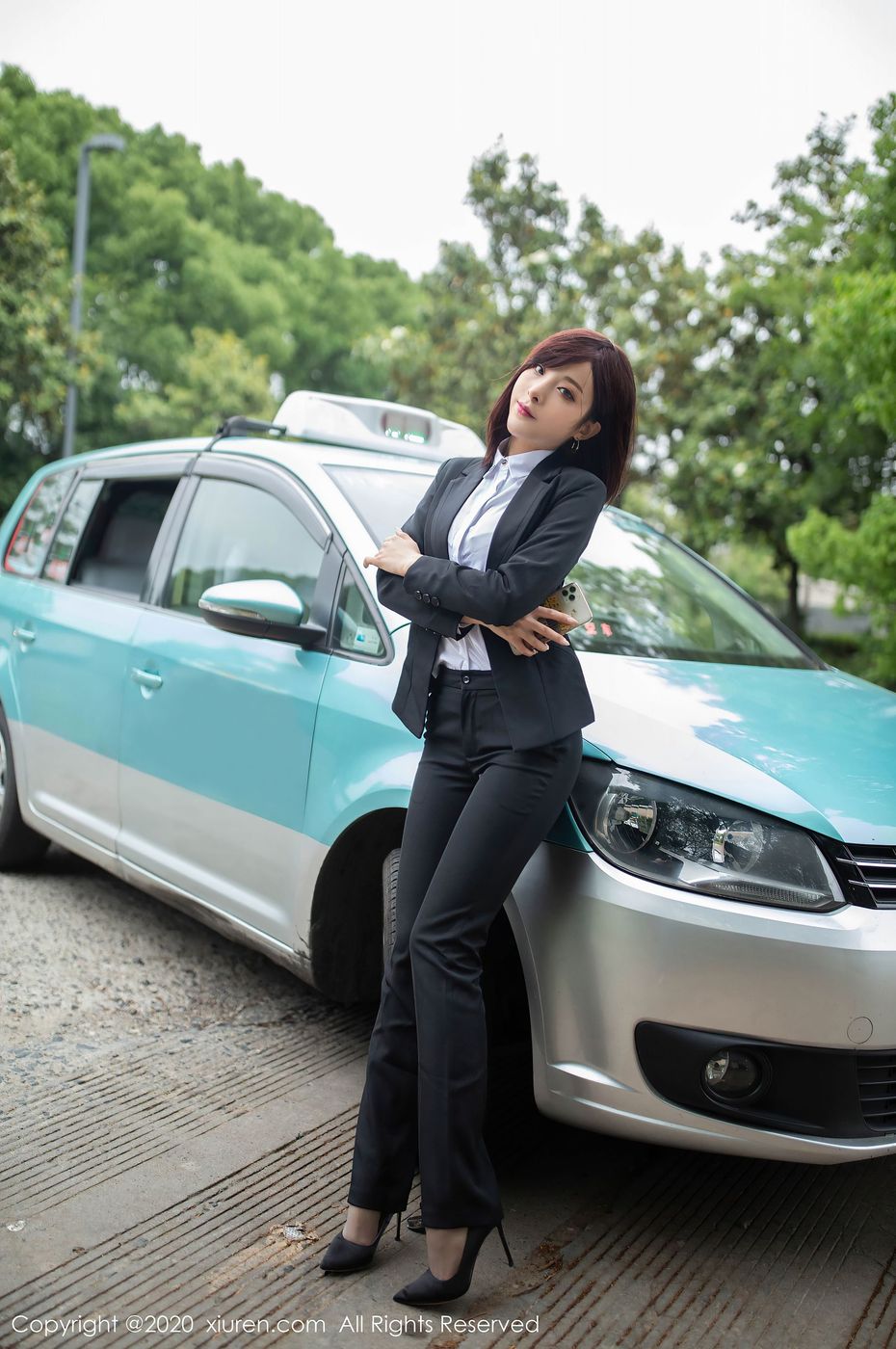 [XIUREN秀人网] 性感女神陈小喵丰腴有致熟女气息三亚旅拍 No.2322