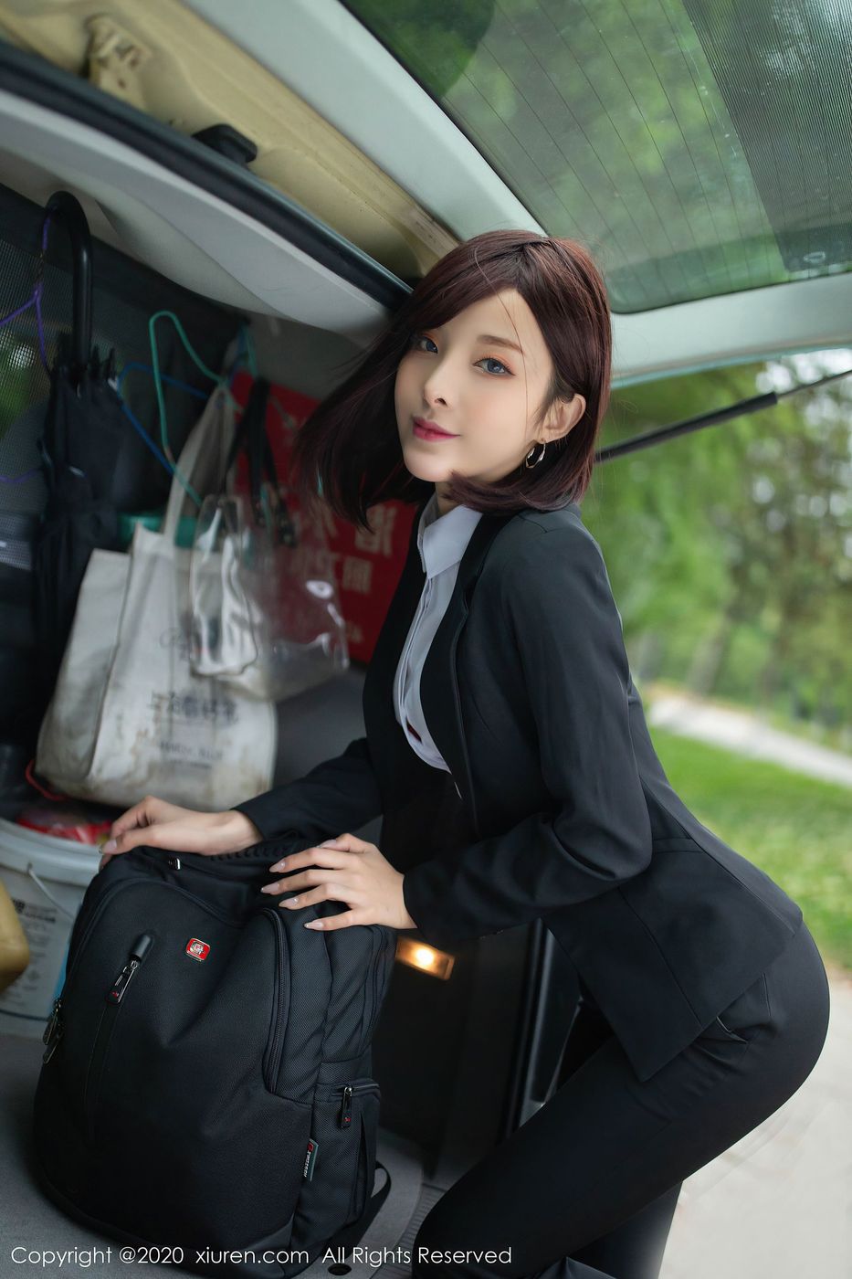 [XIUREN秀人网] 性感女神陈小喵丰腴有致熟女气息三亚旅拍 No.2322