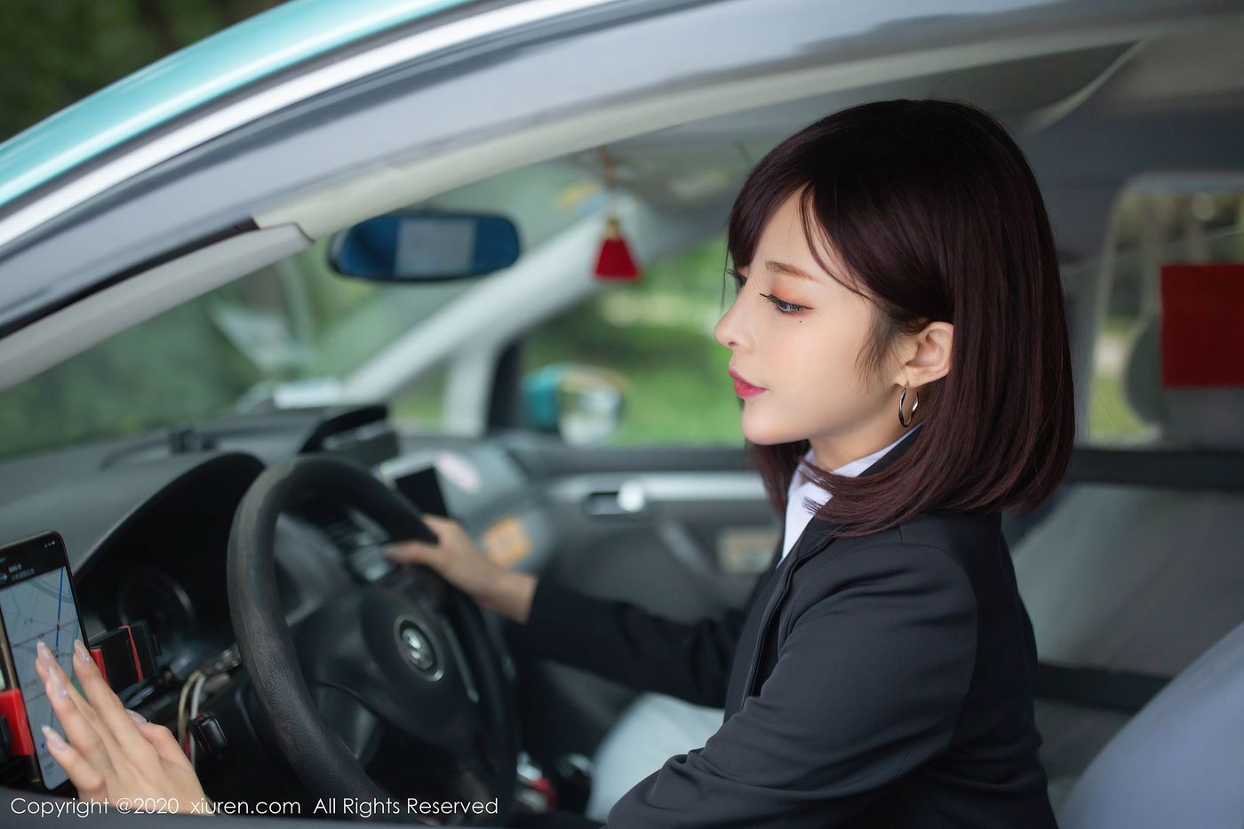 [XIUREN秀人网] 性感女神陈小喵丰腴有致熟女气息三亚旅拍 No.2322