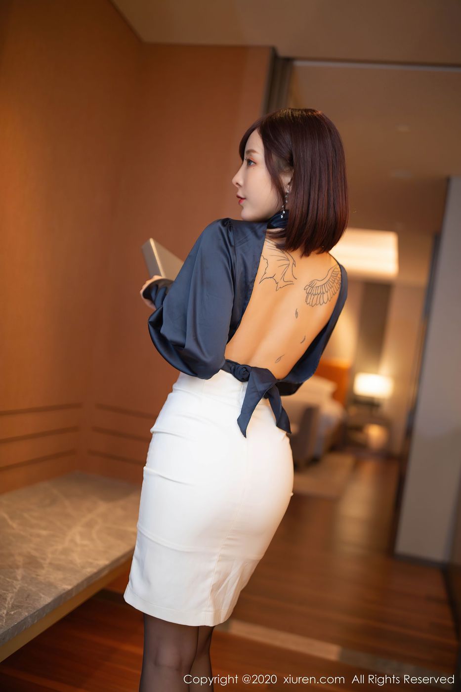 [XiuRen秀人网] 美女模特陈小喵黑丝美腿私教销售主题性感写真 No.2452