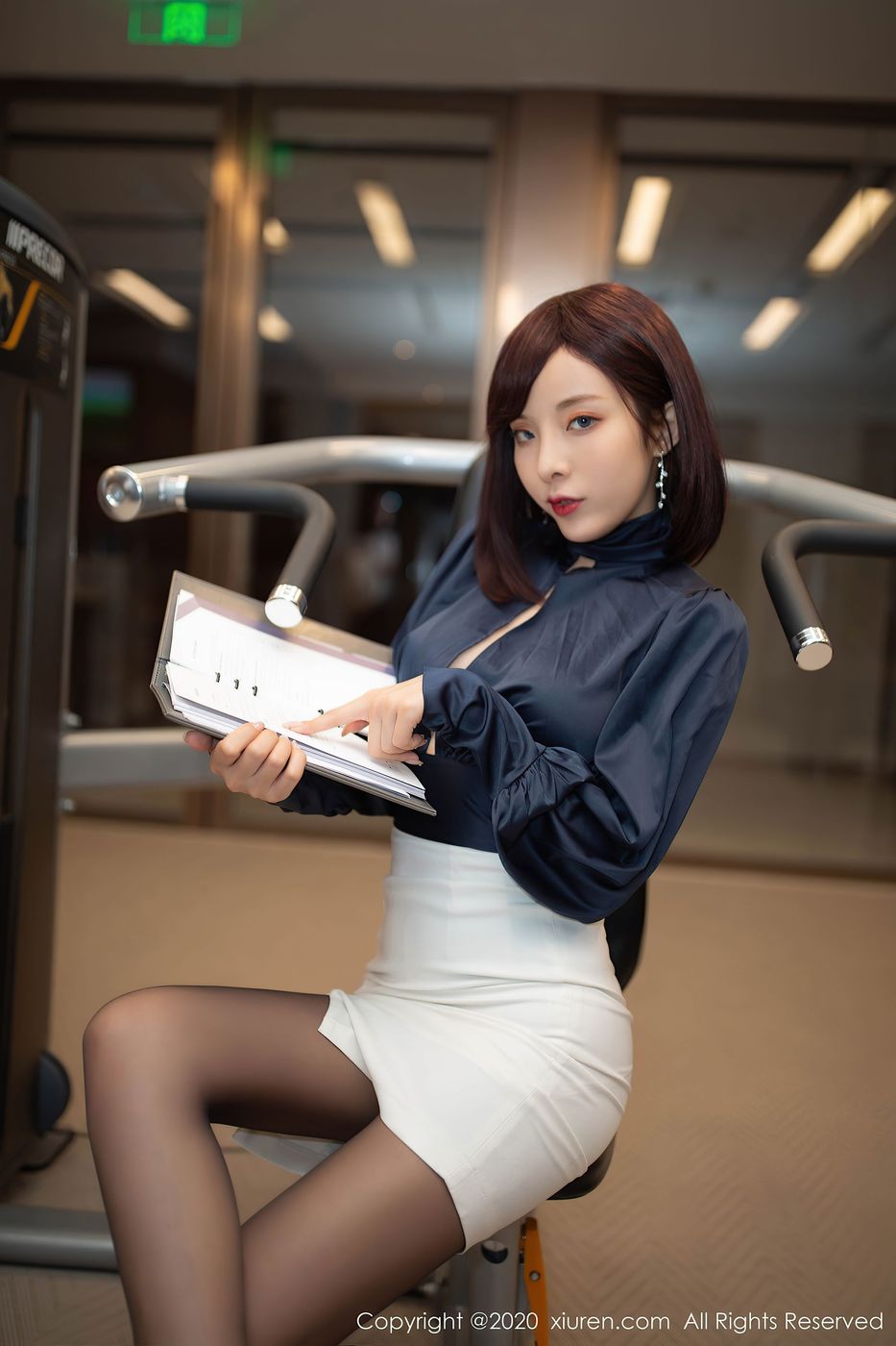 [XiuRen秀人网] 美女模特陈小喵黑丝美腿私教销售主题性感写真 No.2452