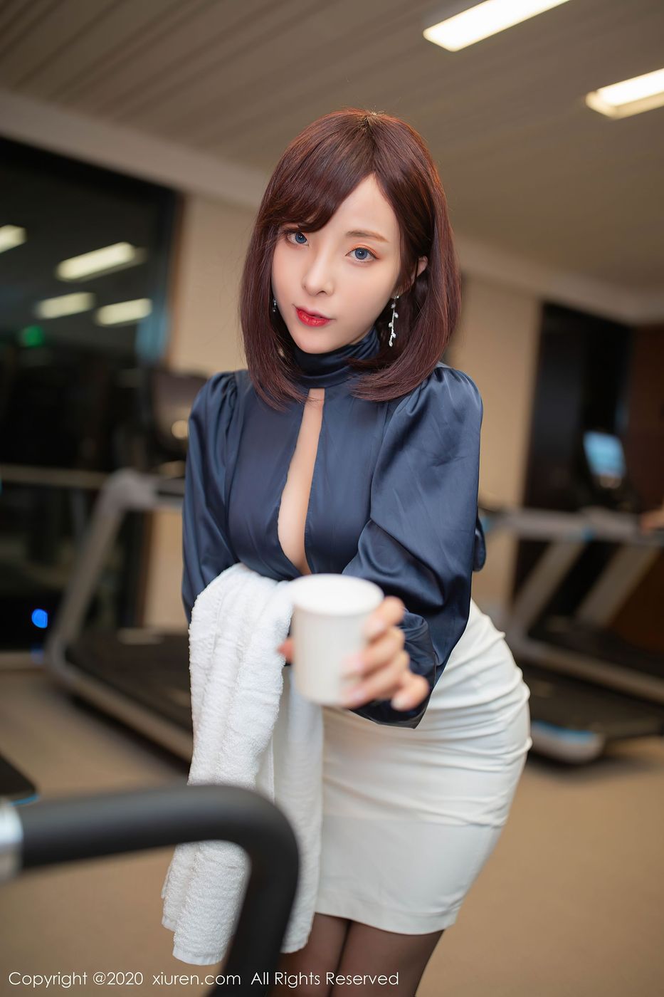 [XiuRen秀人网] 美女模特陈小喵黑丝美腿私教销售主题性感写真 No.2452