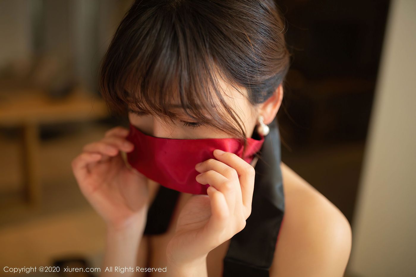 [XIUREN秀人网] 性感模特陆萱萱黑丝吊袜蒙眼情迷乌镇+太湖旅拍 No.2289