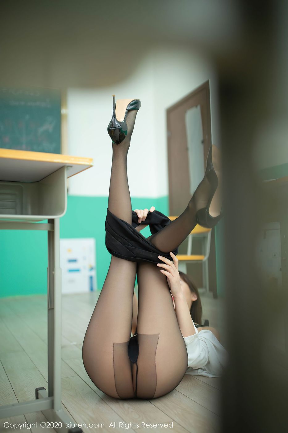[XIUREN秀人网] 美女模特陆萱萱课堂老师女教师系列乌镇+太湖旅拍 No.2343