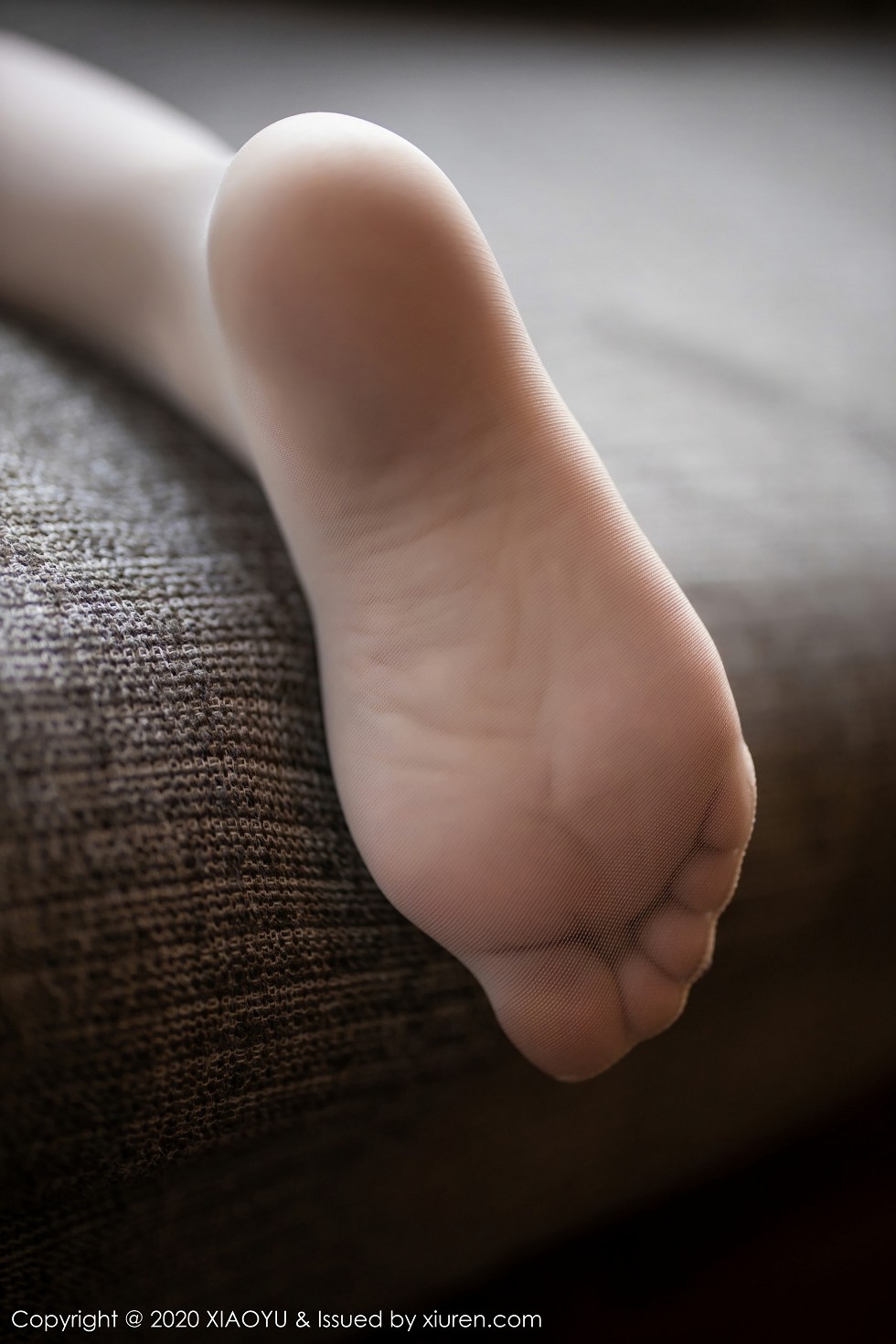 [XiaoYu画语界]Vol.420_女神冯木木LRIS私房白色吊裙配无内肉丝裤袜秀翘臀诱惑写真91P