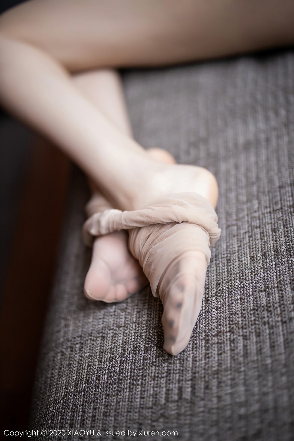 [XiaoYu画语界]Vol.420_女神冯木木LRIS私房白色吊裙配无内肉丝裤袜秀翘臀诱惑写真91P