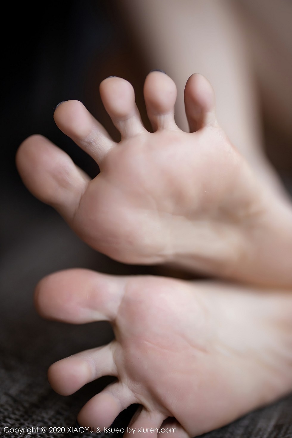 [XiaoYu画语界]Vol.420_女神冯木木LRIS私房白色吊裙配无内肉丝裤袜秀翘臀诱惑写真91P